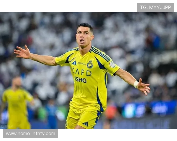 超级杯半决赛现场沙特球迷热情,国王大学球场气氛热烈 超级杯半决赛现场沙特球迷热情,国王大学球场气氛热烈